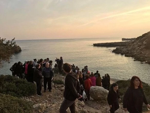 Ρόδος: Τρισάγιο στον υγρό «τάφο» της 21χρονης Ελένης